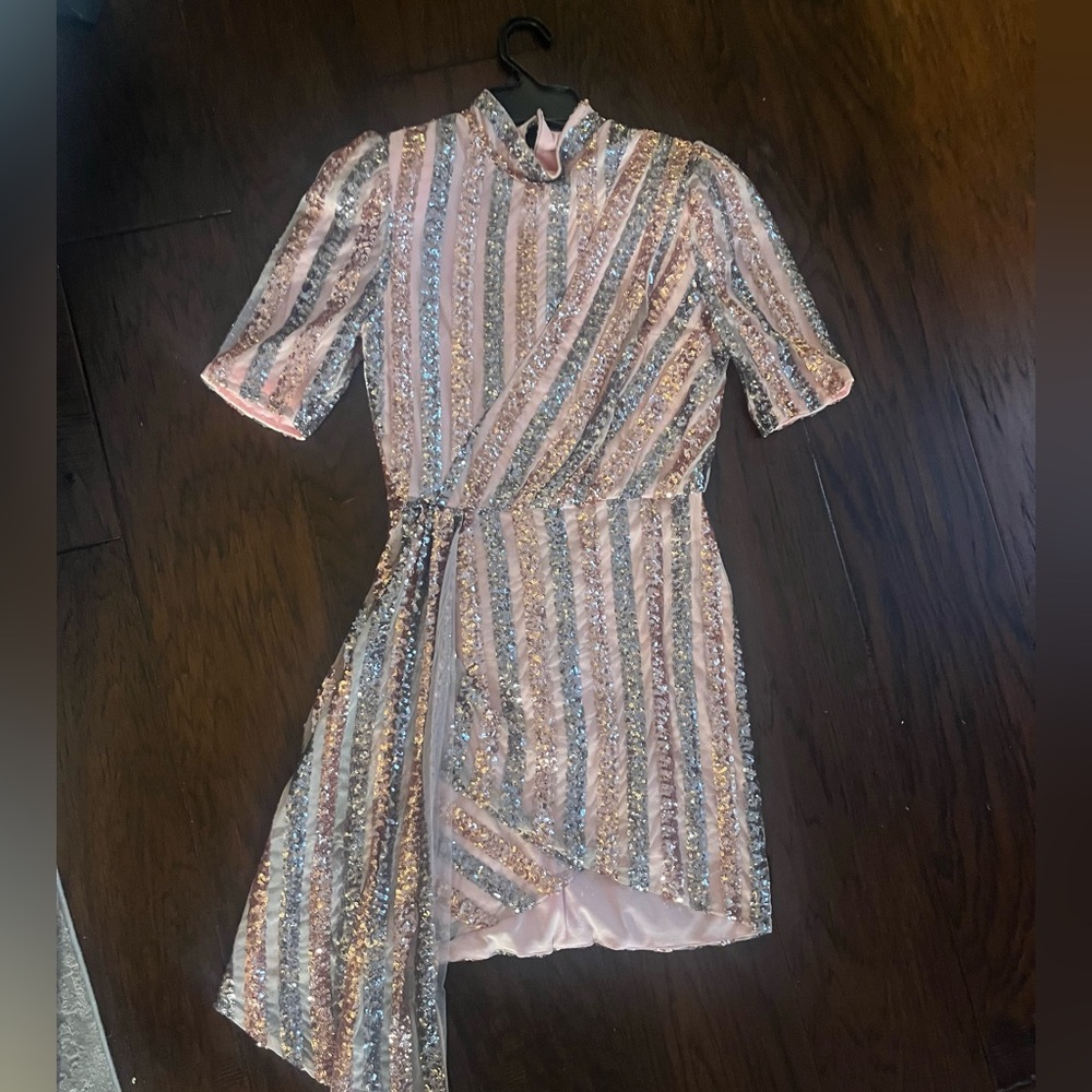 Elliat size medium cocktail dress only worn once